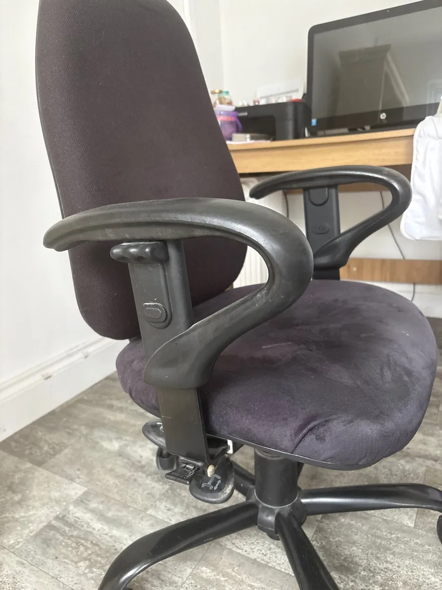 Computer chair - Image 2