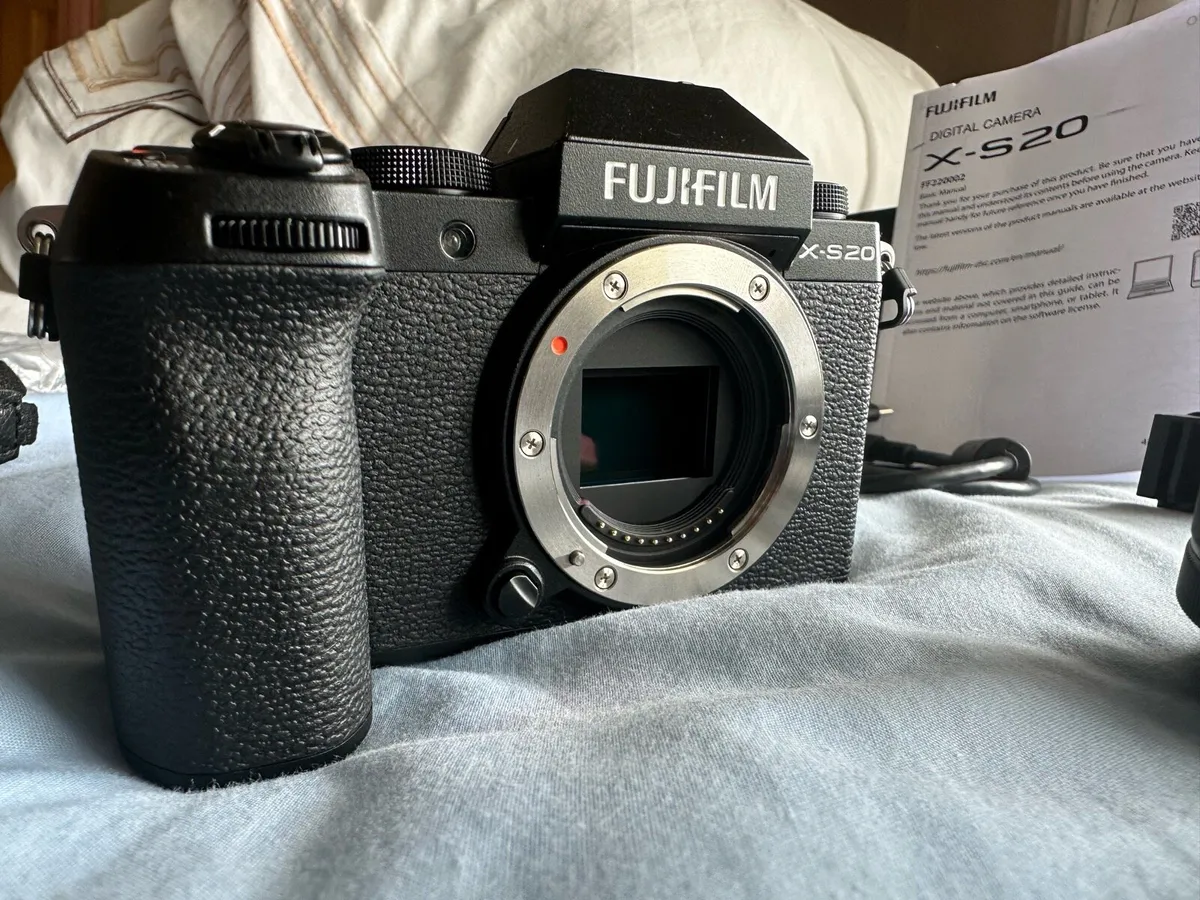 Fujifilm X-S20 with kit lens - Image 4