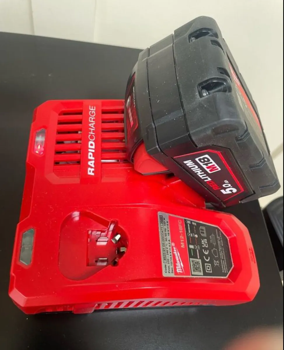 Milwaukee fast charger /5ah