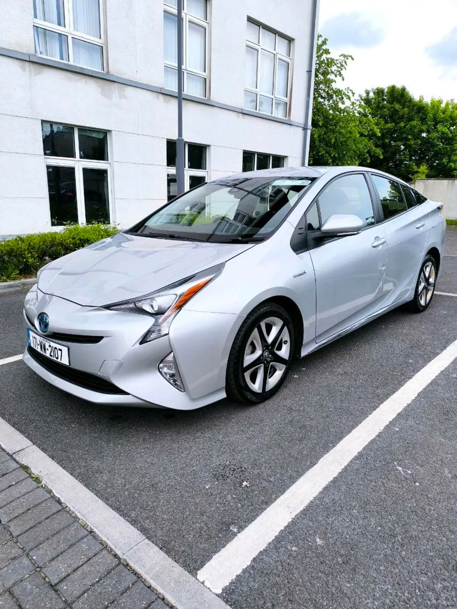 2017 Toyota Prius - Image 4