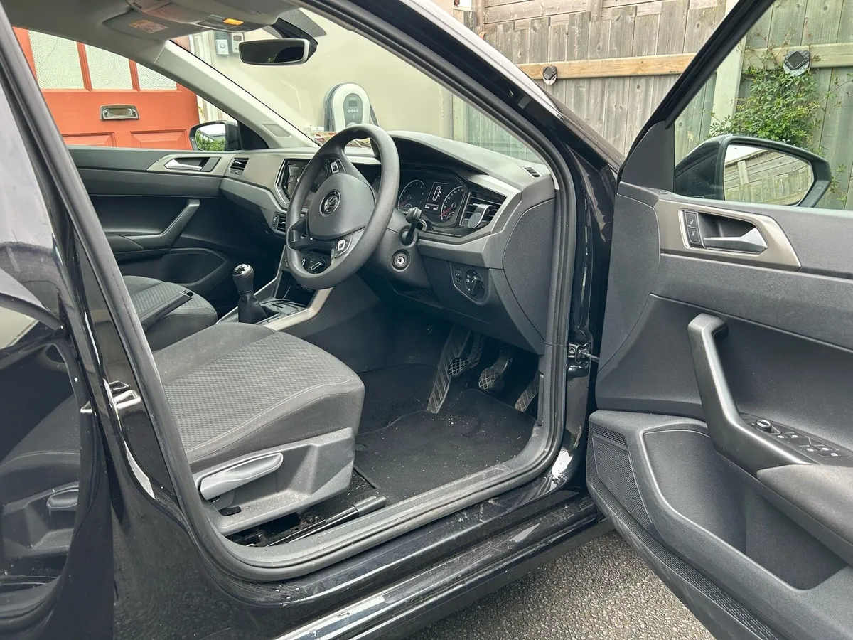 Volkswagen polo - Image 2