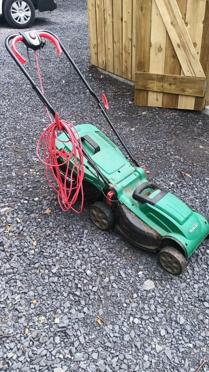 Qualcast electric lawnmower - Image 2