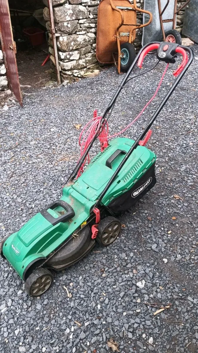 Qualcast electric lawnmower - Image 3