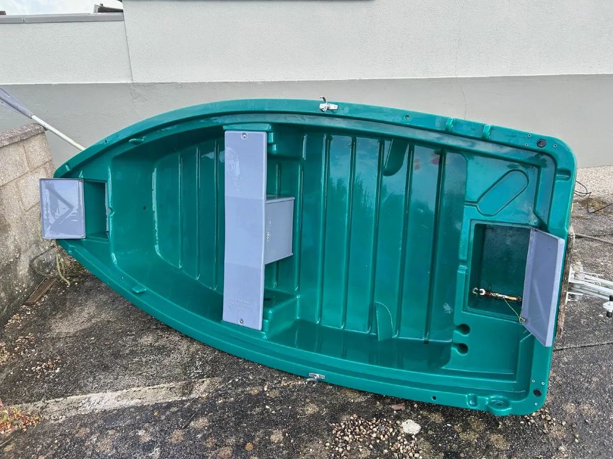 FunYak 2.8 fishing boat, motor, Li battery - Image 4