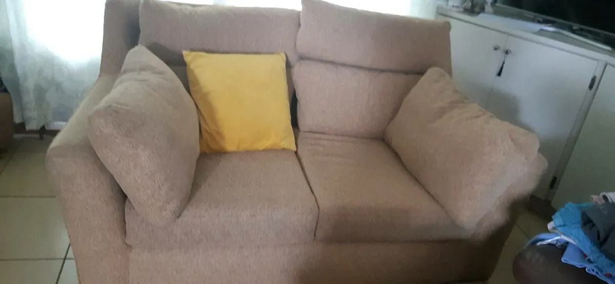 Couch - Image 2