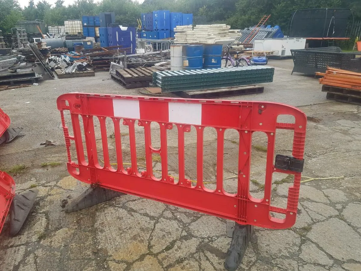 Safety barriers - Image 1