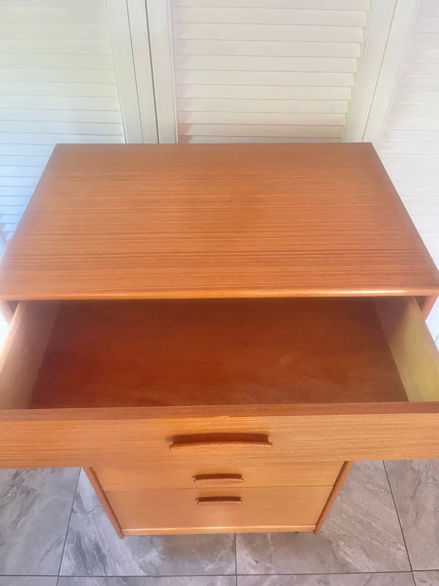 Mid century Tallboy - Image 4