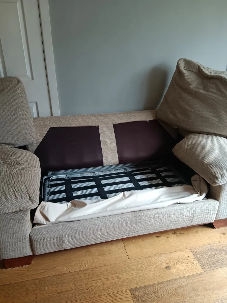 Couch / fold out bed - Image 2