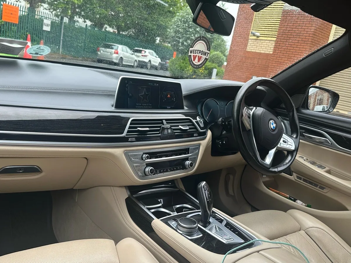 BMW 730d - Image 2