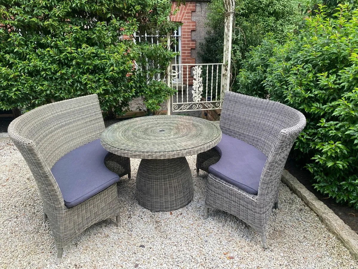 RATTAN GARDEN TABLES AND SEATING - Image 2