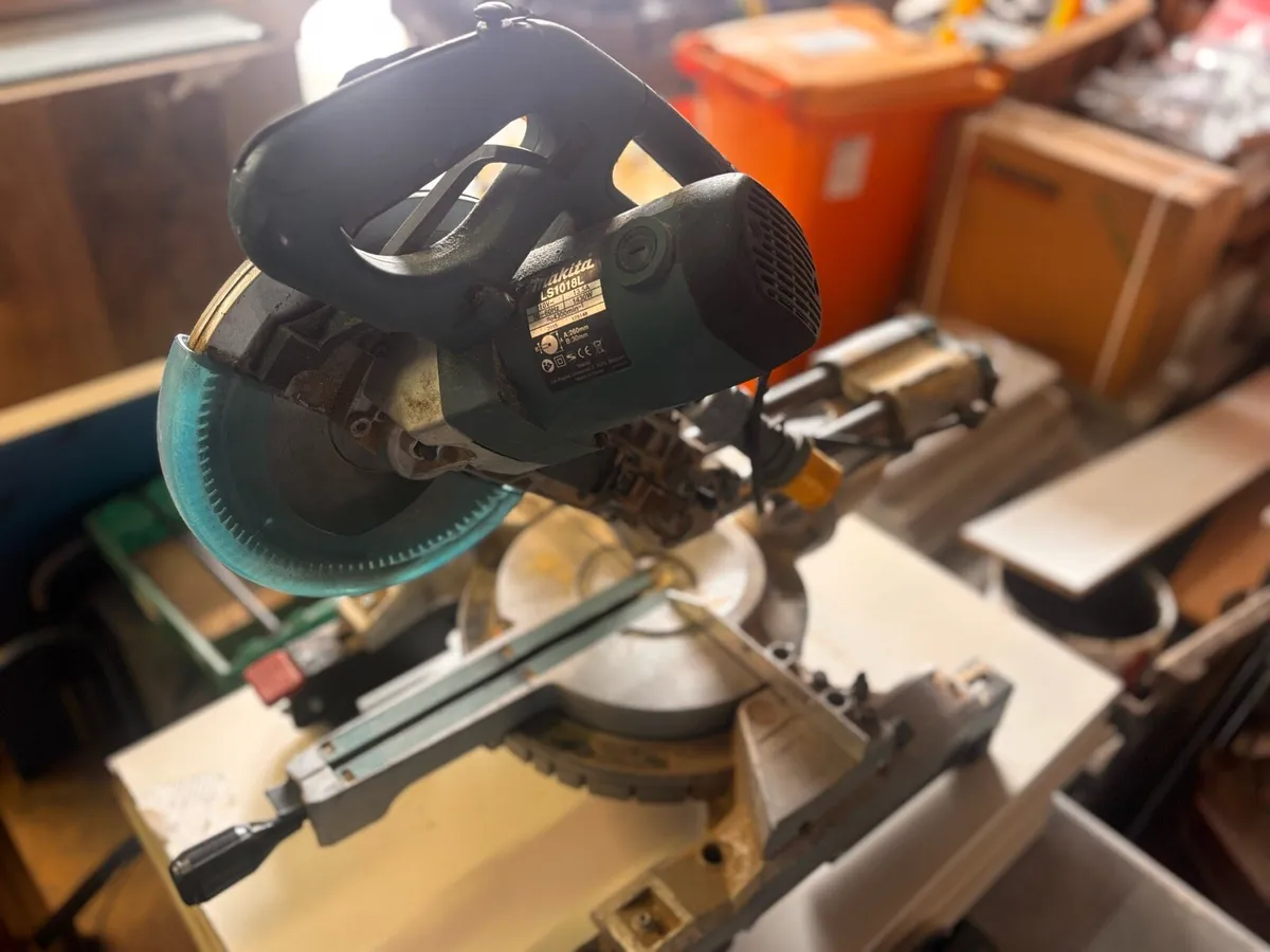 Makita mitre saw /chop saw - Image 1