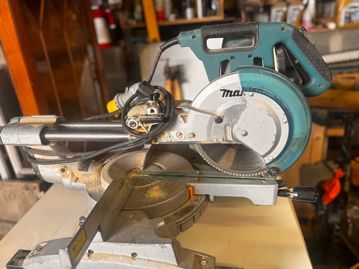 Makita mitre saw /chop saw - Image 4