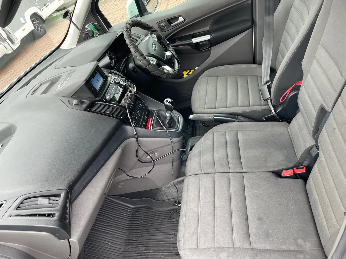 2021 Ford Transit connect L2 limited - Image 3
