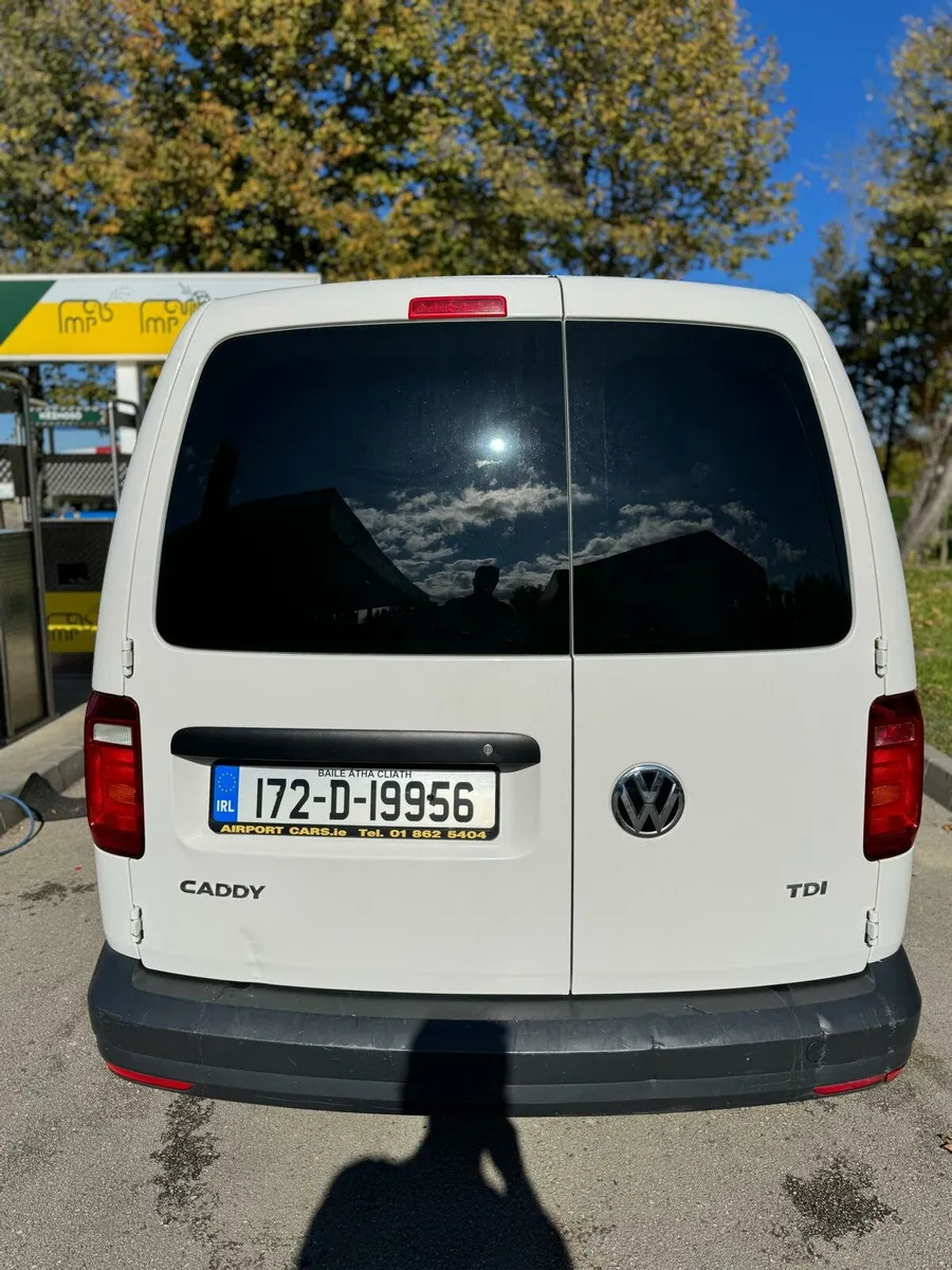 VW Caddy Maxi Van - Image 2
