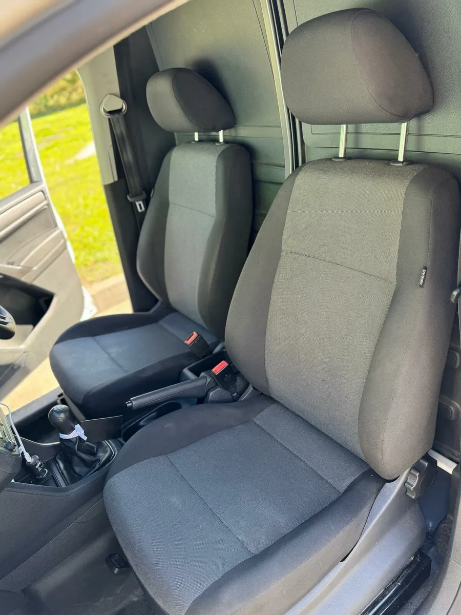 VW Caddy Maxi Van - Image 3