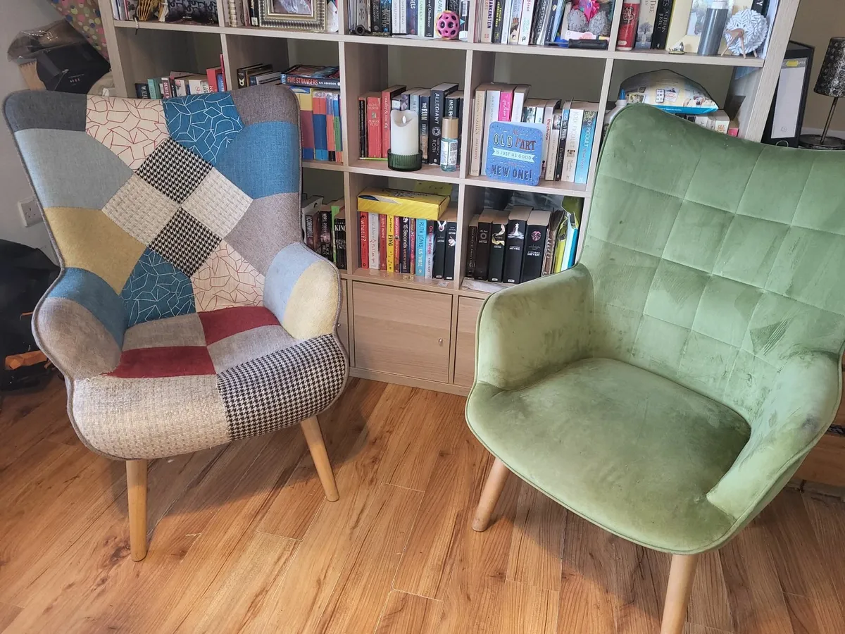Olive green velvet Armchair - Image 2
