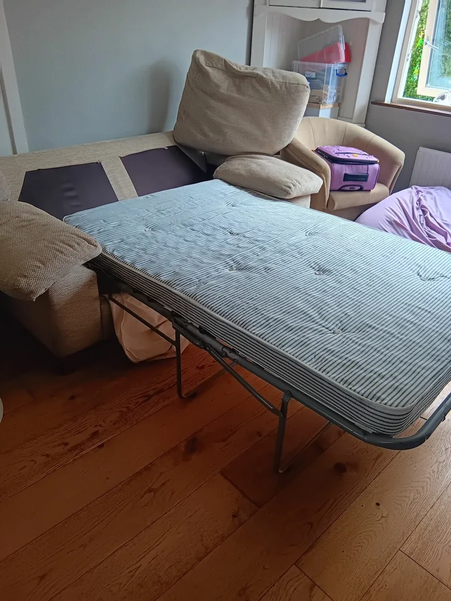 Couch / fold out bed - Image 3