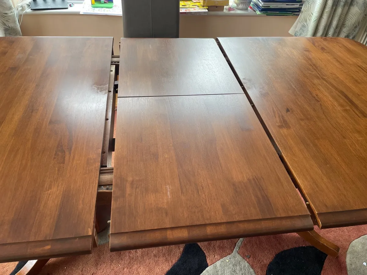 Kitchen/dining room table - Image 1