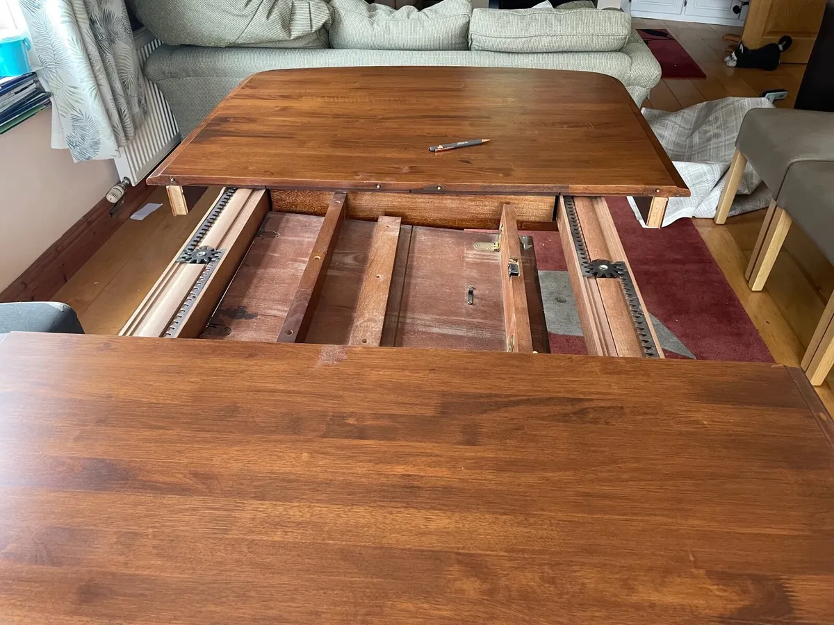 Kitchen/dining room table - Image 2