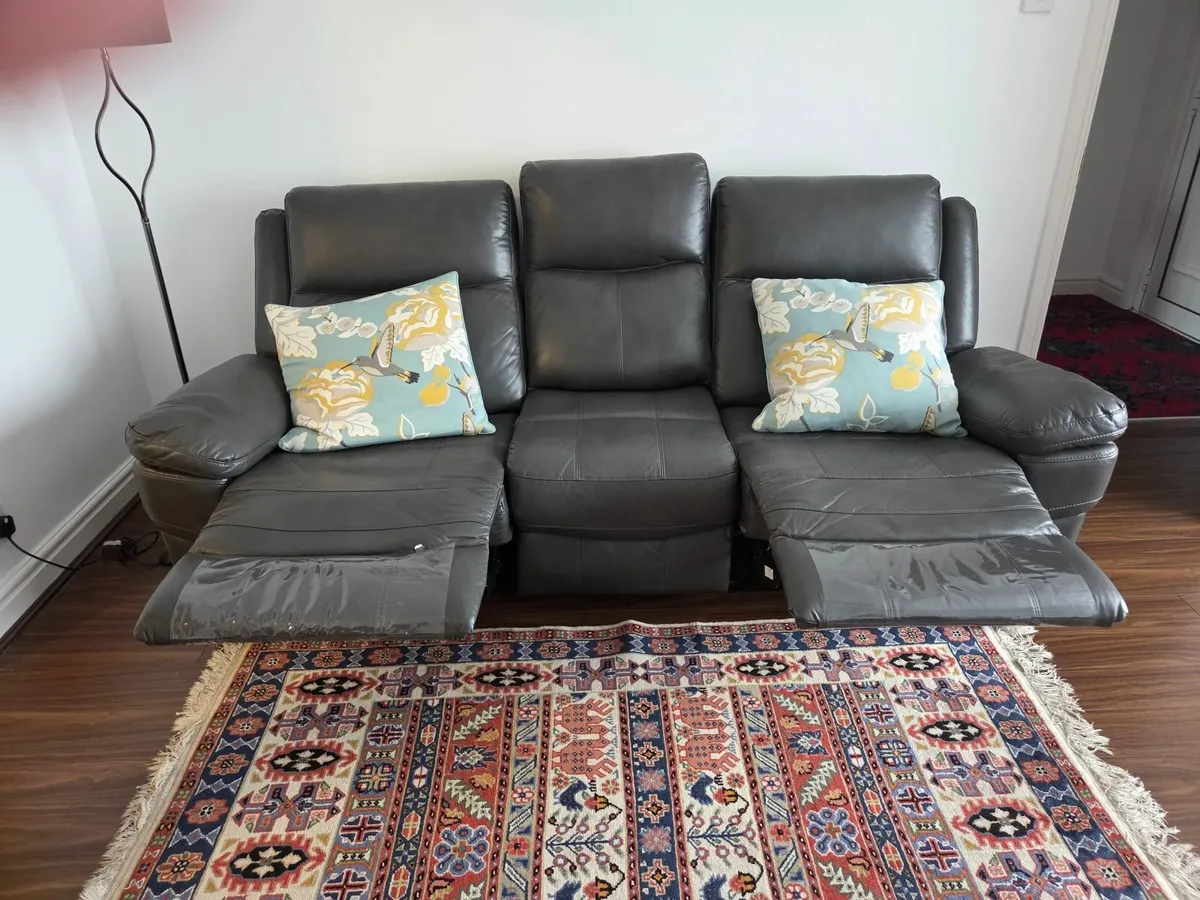 3 Seater Recliner Couch - Image 3