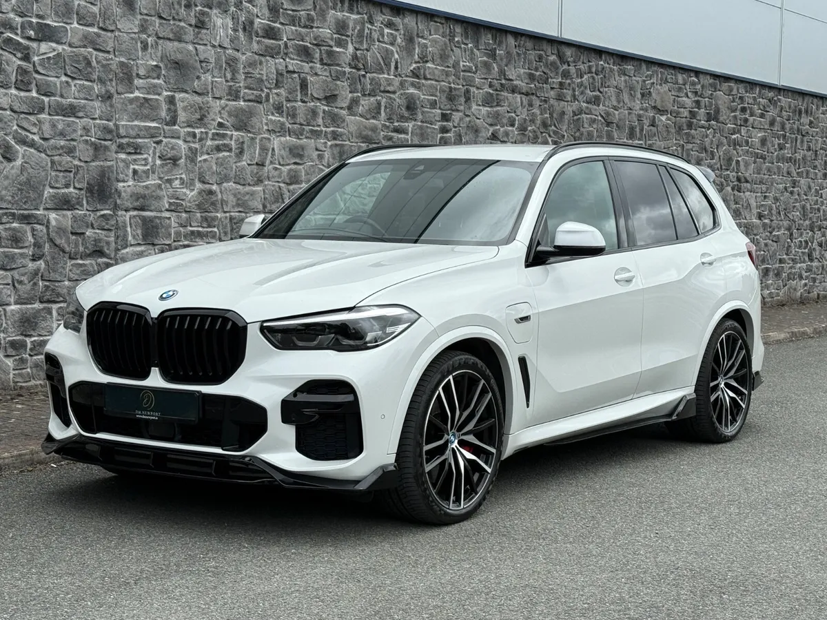 2022 BMW X5 M Sport Pro M Performance 45E FSH - Image 3