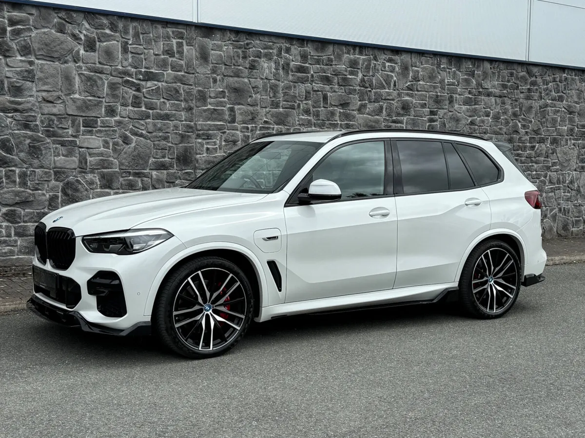 2022 BMW X5 M Sport Pro M Performance 45E FSH - Image 4