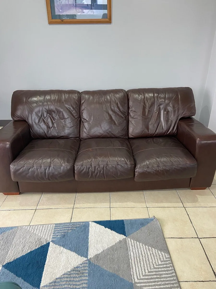 3 seater leather sofa - Image 3