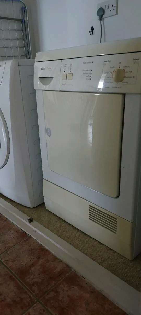 Bosch condenser dryer - Image 1