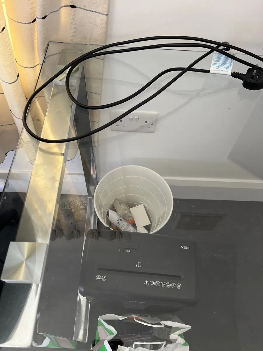 Desk - Image 2