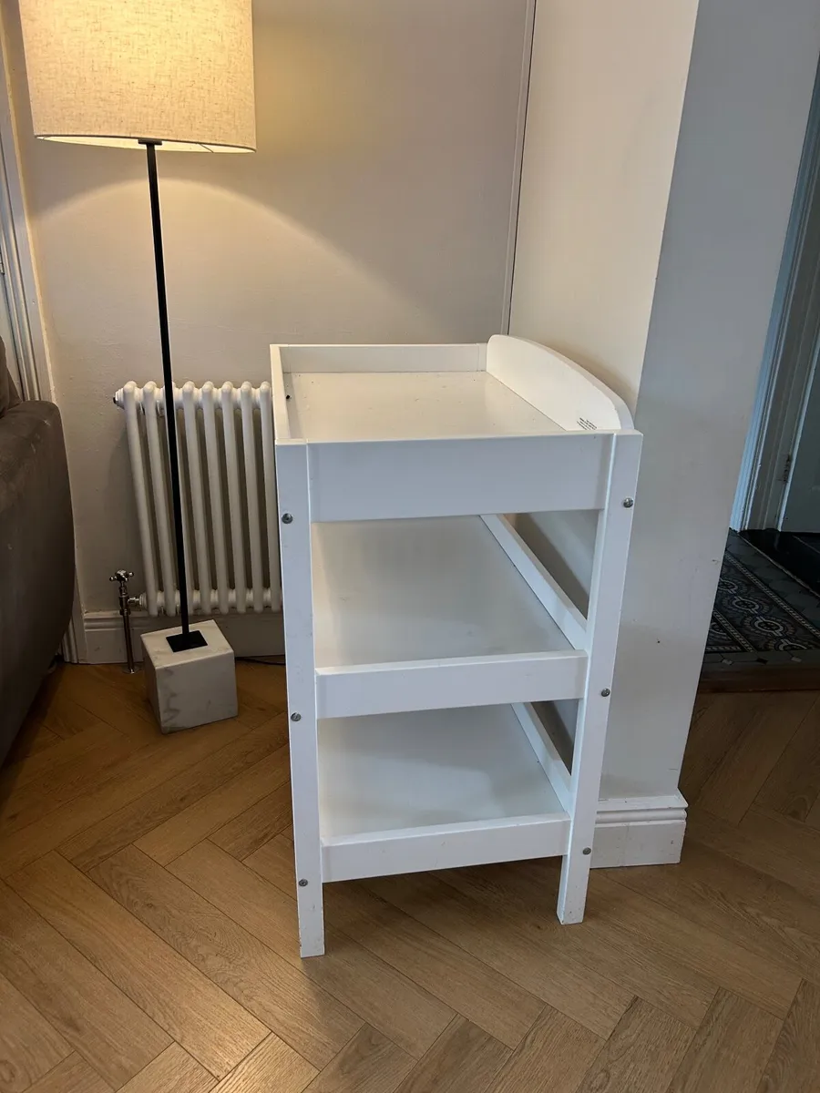 Baby changing unit - Image 1