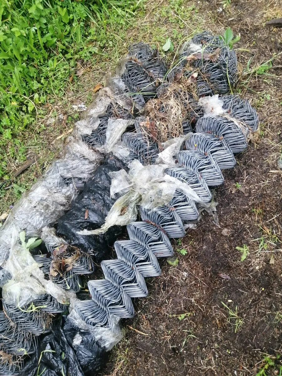 chainlink fence - Image 1
