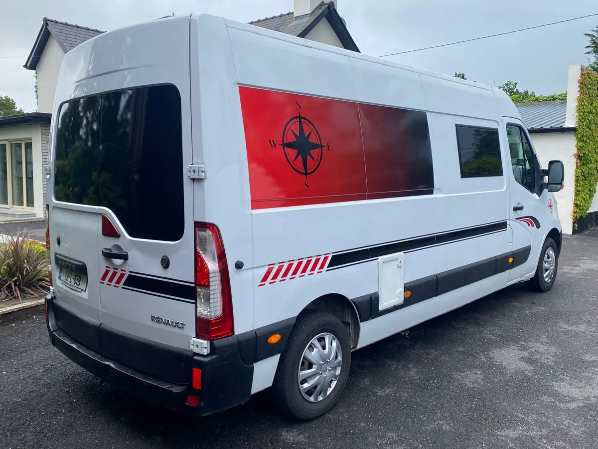 Renault Master campervan - Image 2
