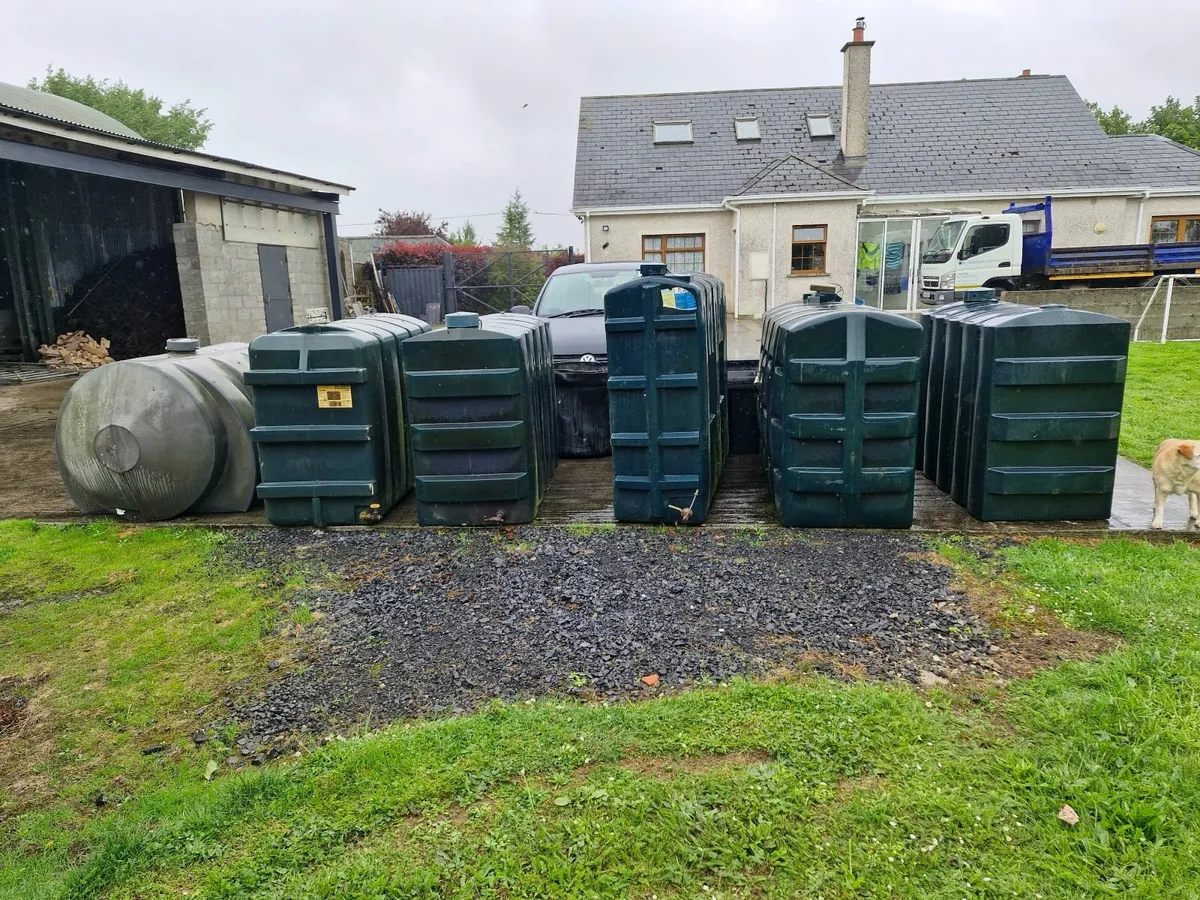 Oil tank. - Image 2