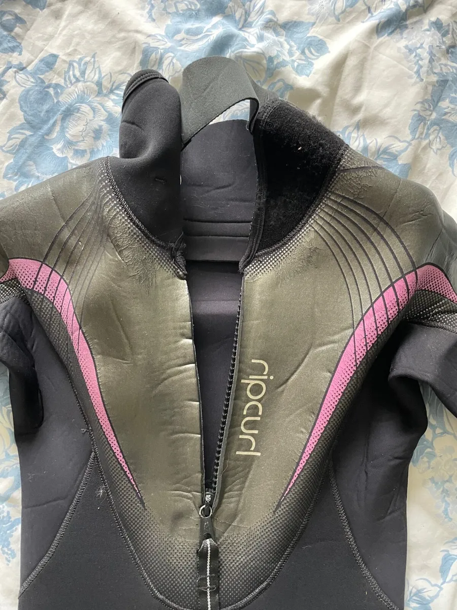 Ladies wetsuit winter thick Ripcurl size 12 - Image 2