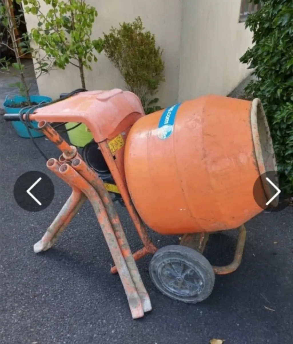 2 Electric Mixers - Image 1