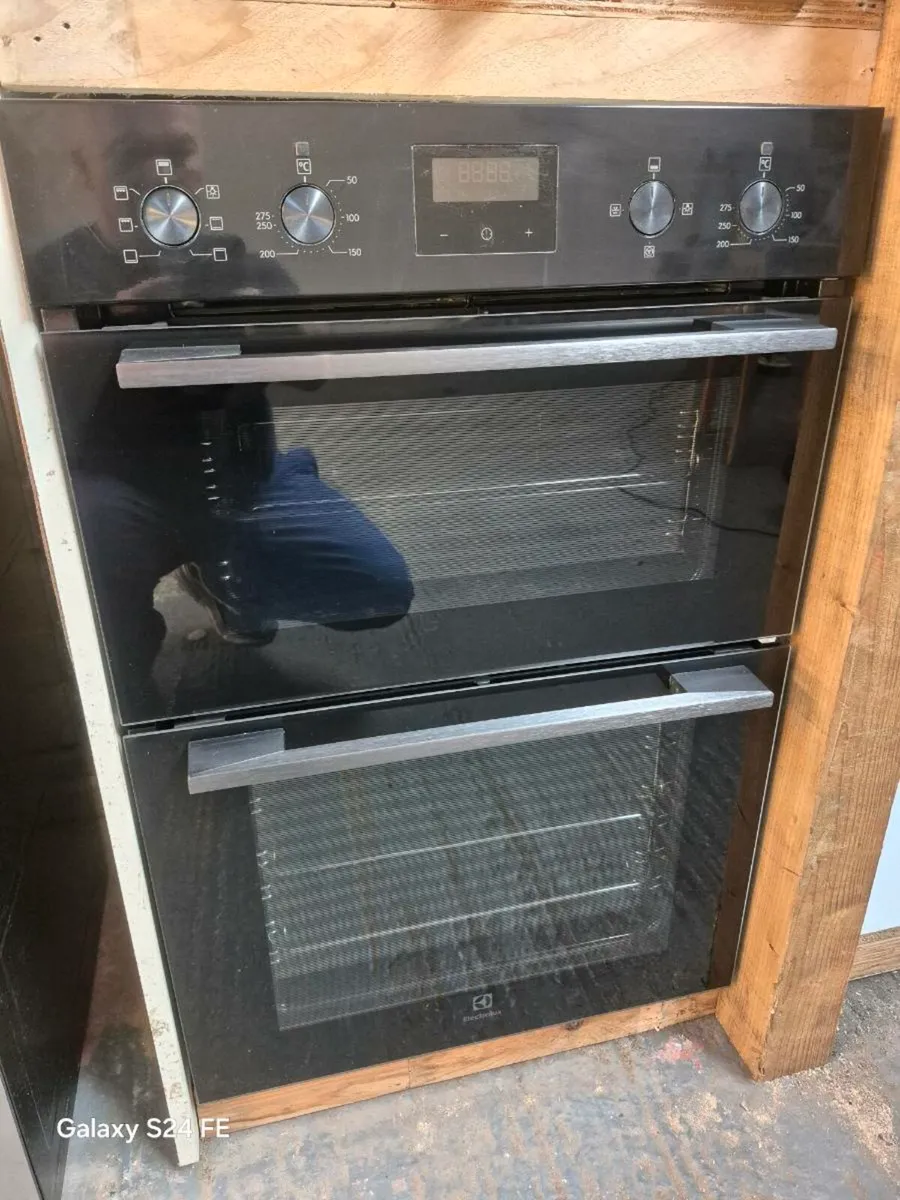 Electrolux Built In Double Oven - Image 2