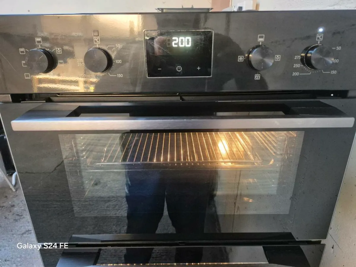 Electrolux Built In Double Oven - Image 3
