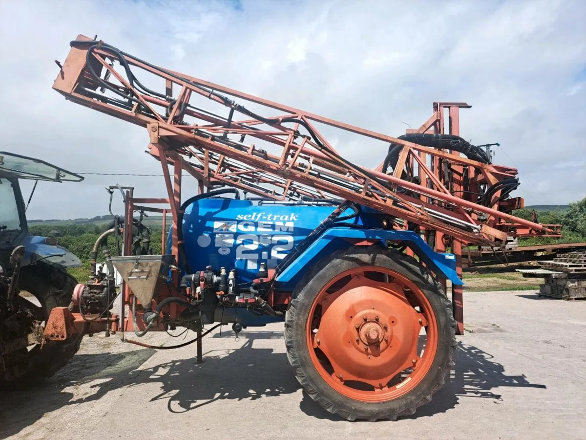 Jem 2200L 18m Trail Sprayer for Sale - Image 3