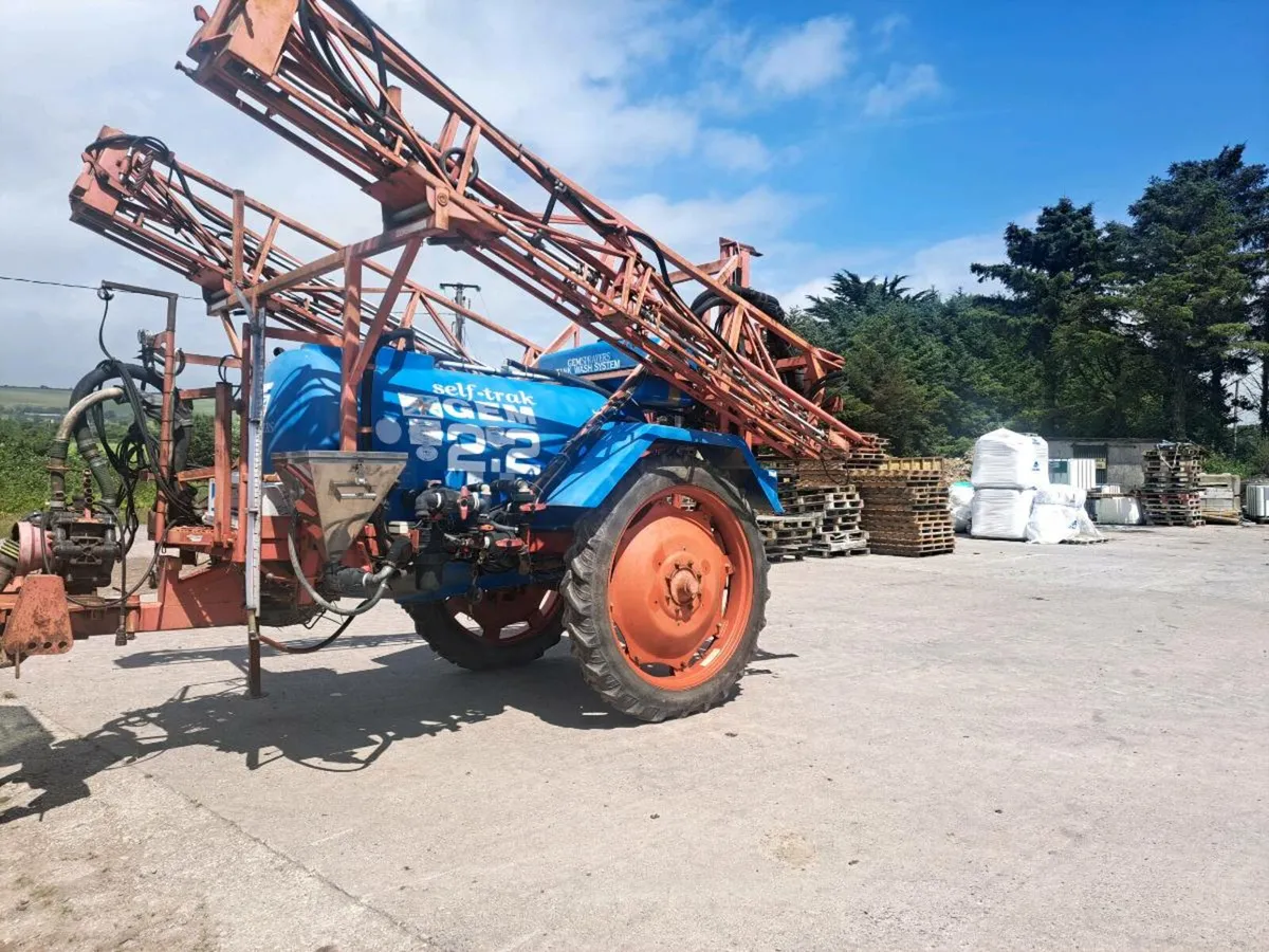 Jem 2200L 18m Trail Sprayer for Sale - Image 4