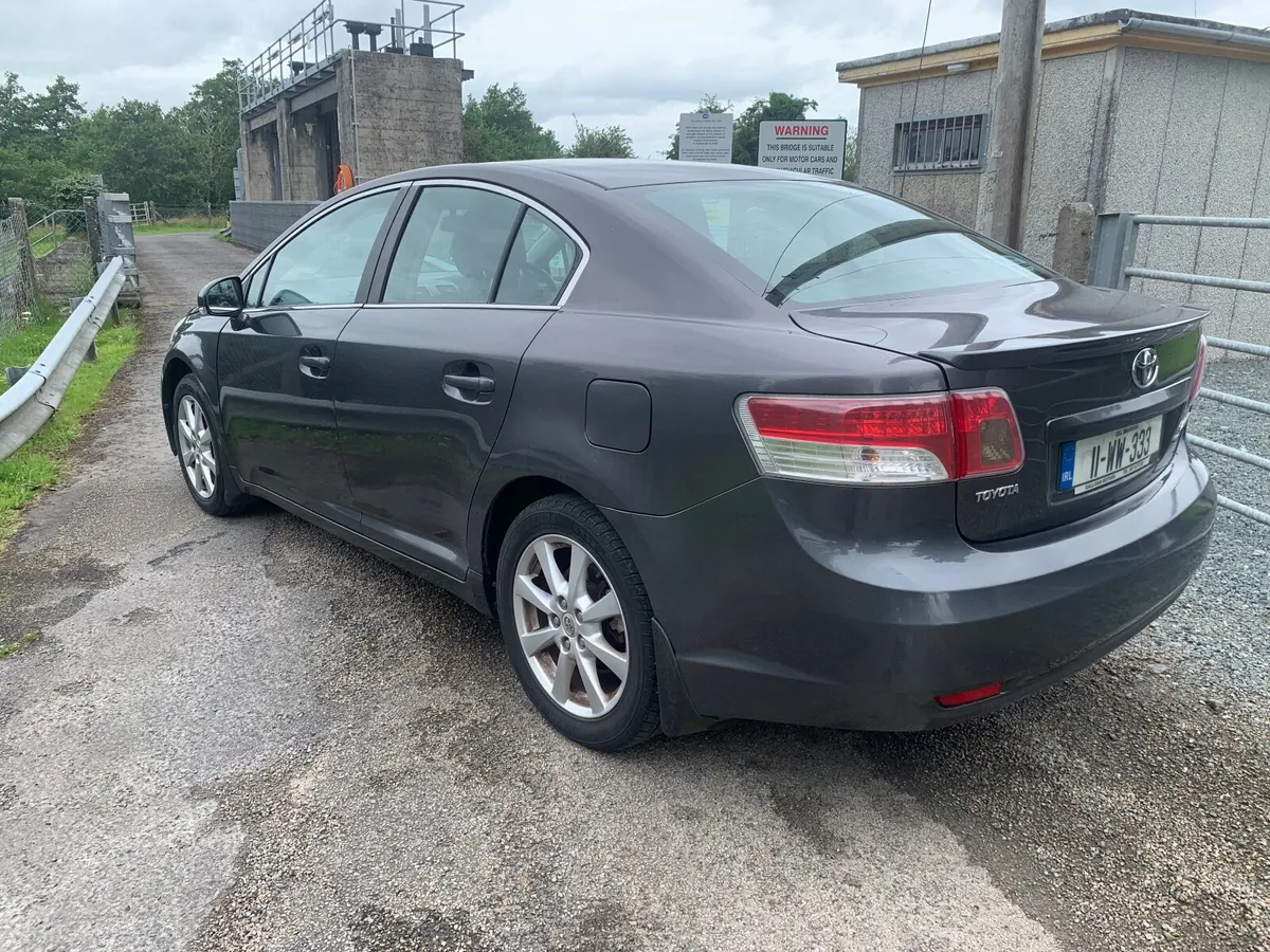 Toyota Avensis 2011 - Image 4