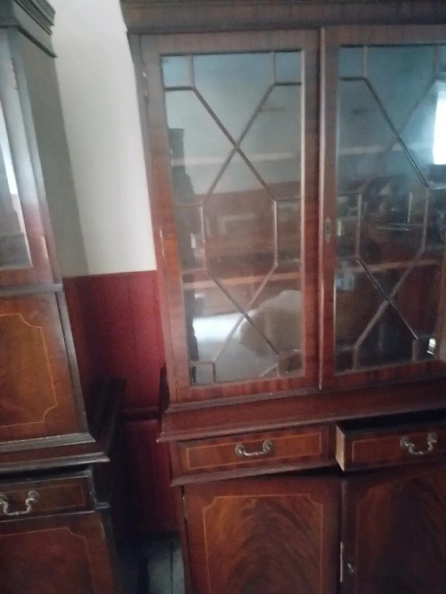 Display cabinets x2 - Image 3