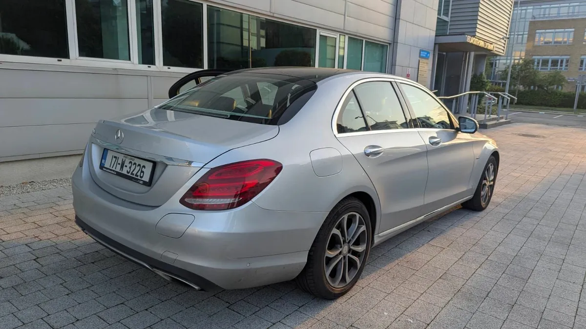 Mercedes-Benz C-Class 2017 - Image 3