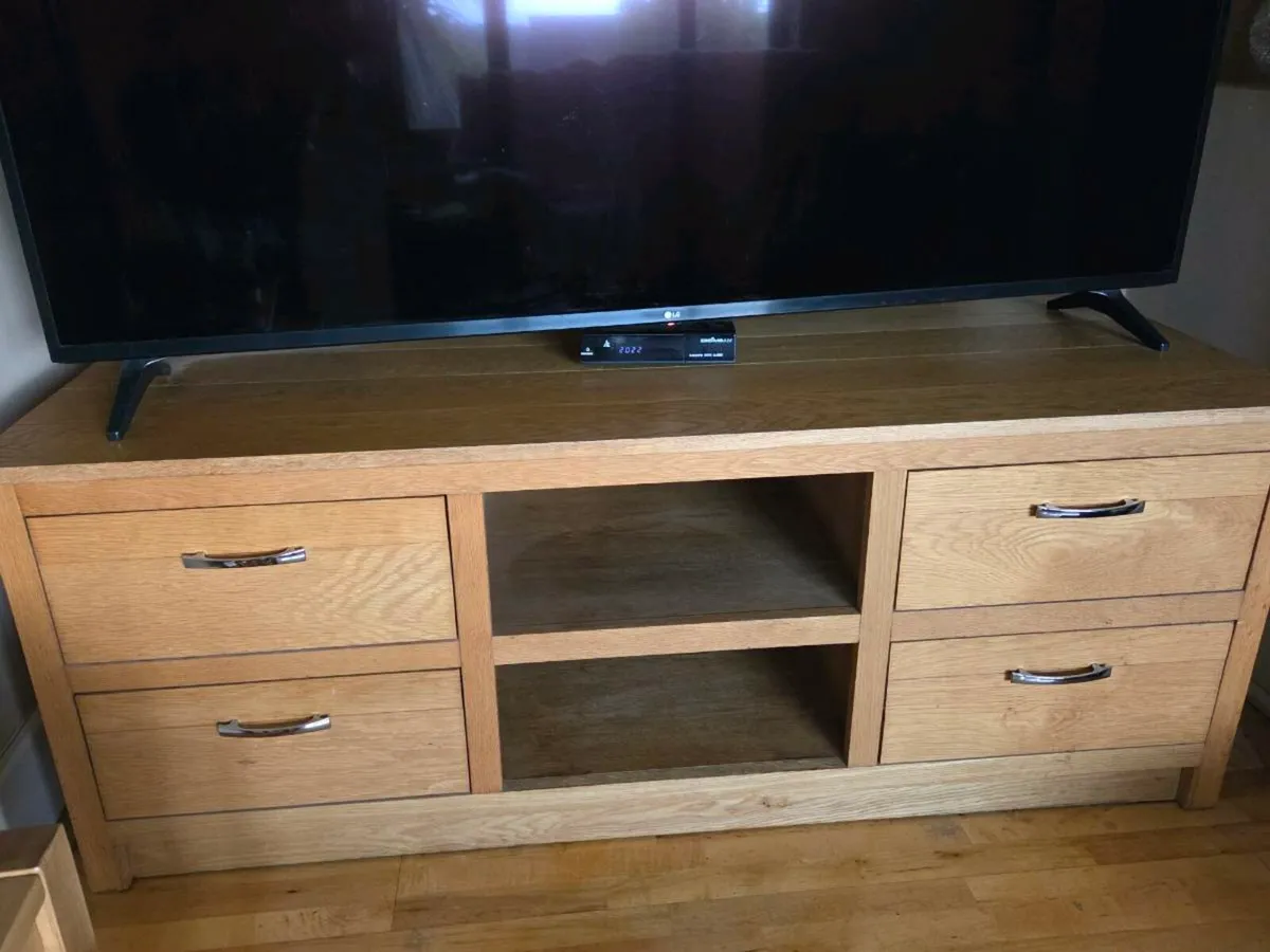 Living room contents for sale - Image 1
