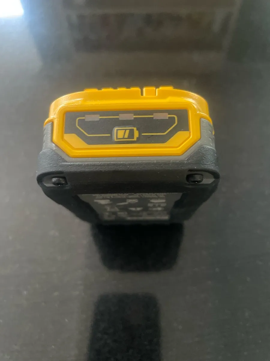 Dewalt Powerstack 18 1.7-2ah - Image 2