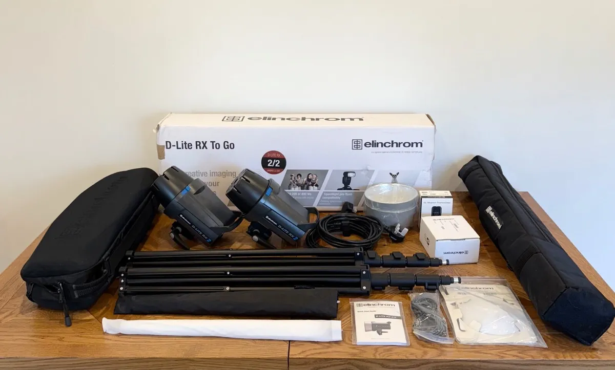 Elinchrom D-Lite RX 2/2 Umbrella studio flash kit - Image 1