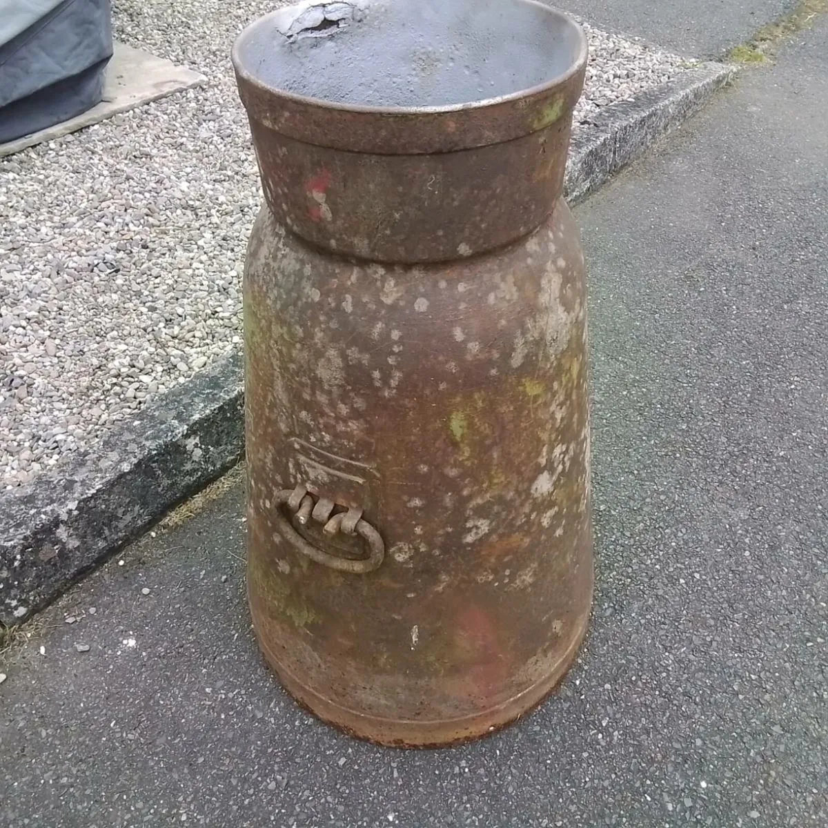 ANTIQUE AND COLLECTABLE - Image 2