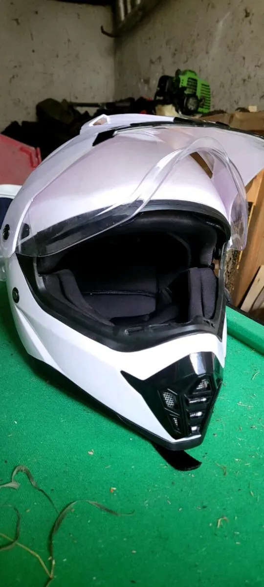 Dirt bike helmet - Image 1