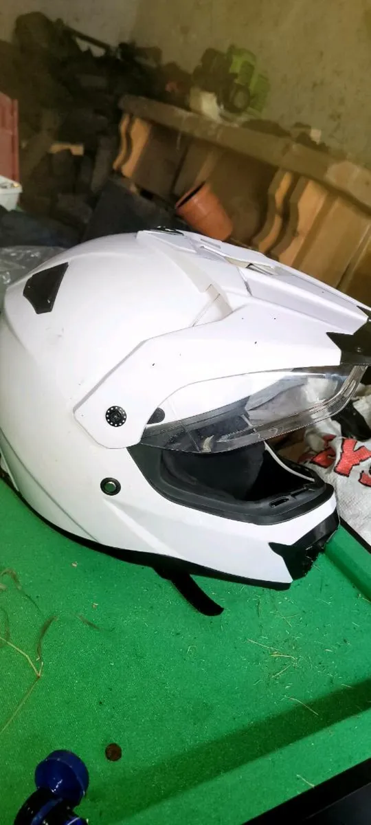 Dirt bike helmet - Image 2