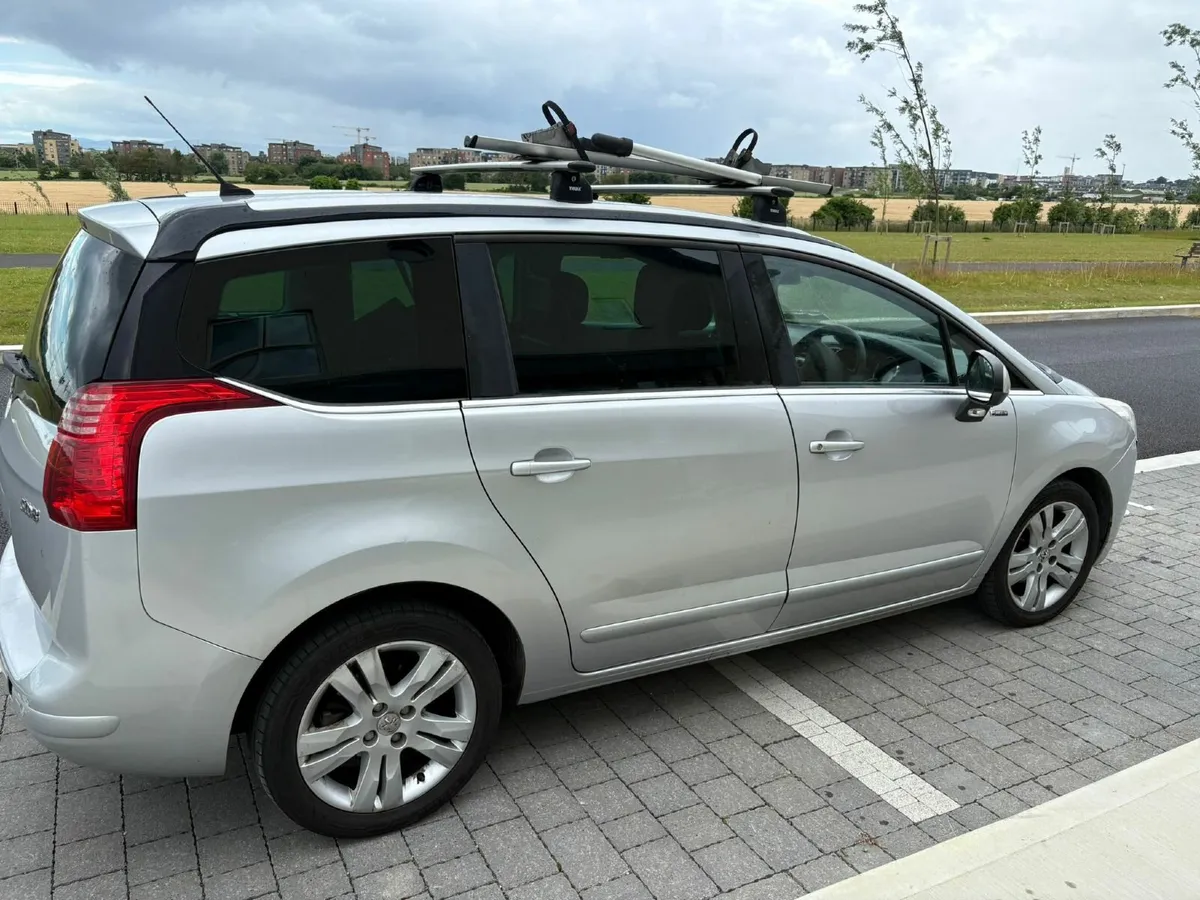 2013 Peugeot 5008 Family - Running - Image 1