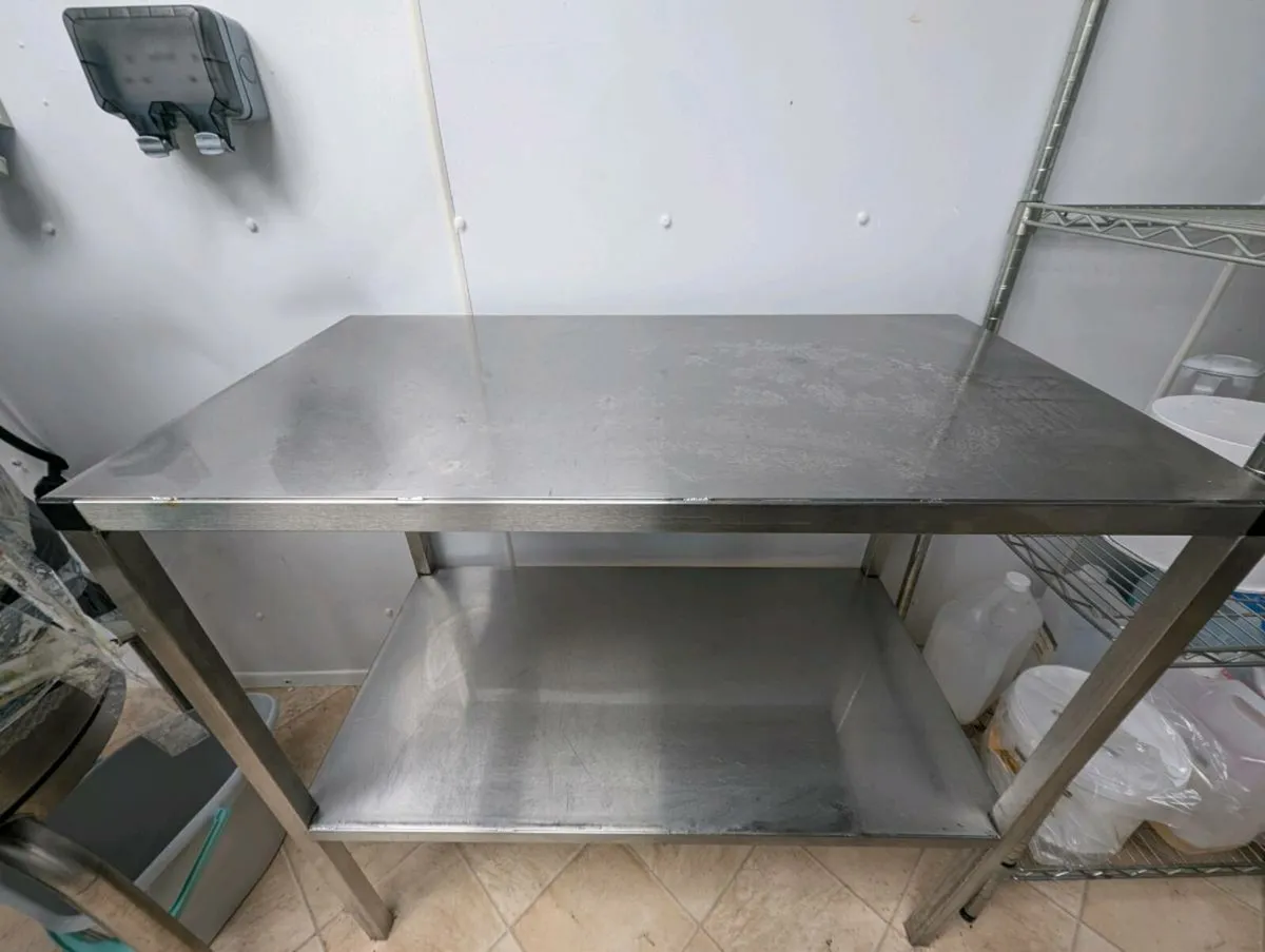 Stainless steel tables - Image 2